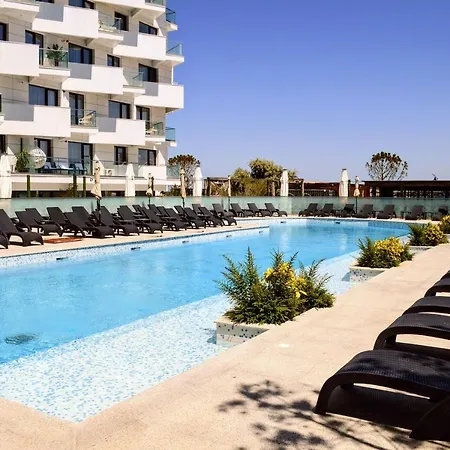 La Cappuccina - Infinity Pool & Appartement Năvodari