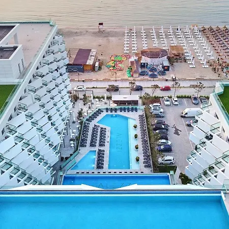 Alegria - Infinity Pool &